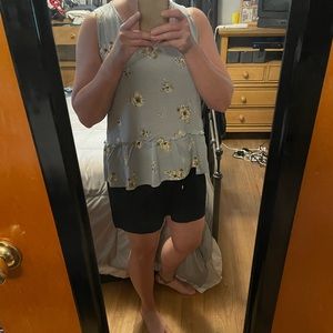 Sleeveless v neck baby blue top